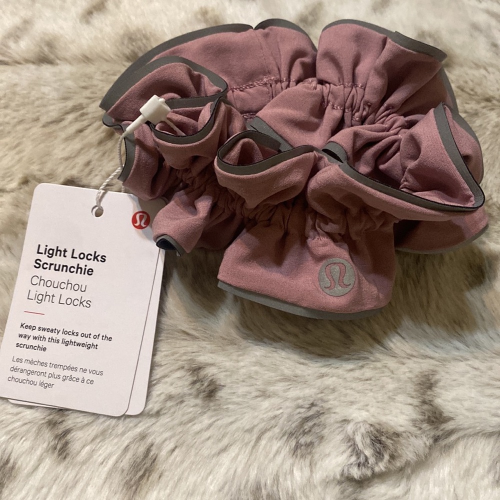 NWT LULULEMON Light Locks Scrunchie - Picture 6 of 16